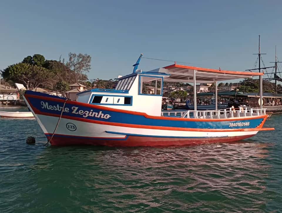 Foto - Passeio de Barco - 26 Lugares em Búzios